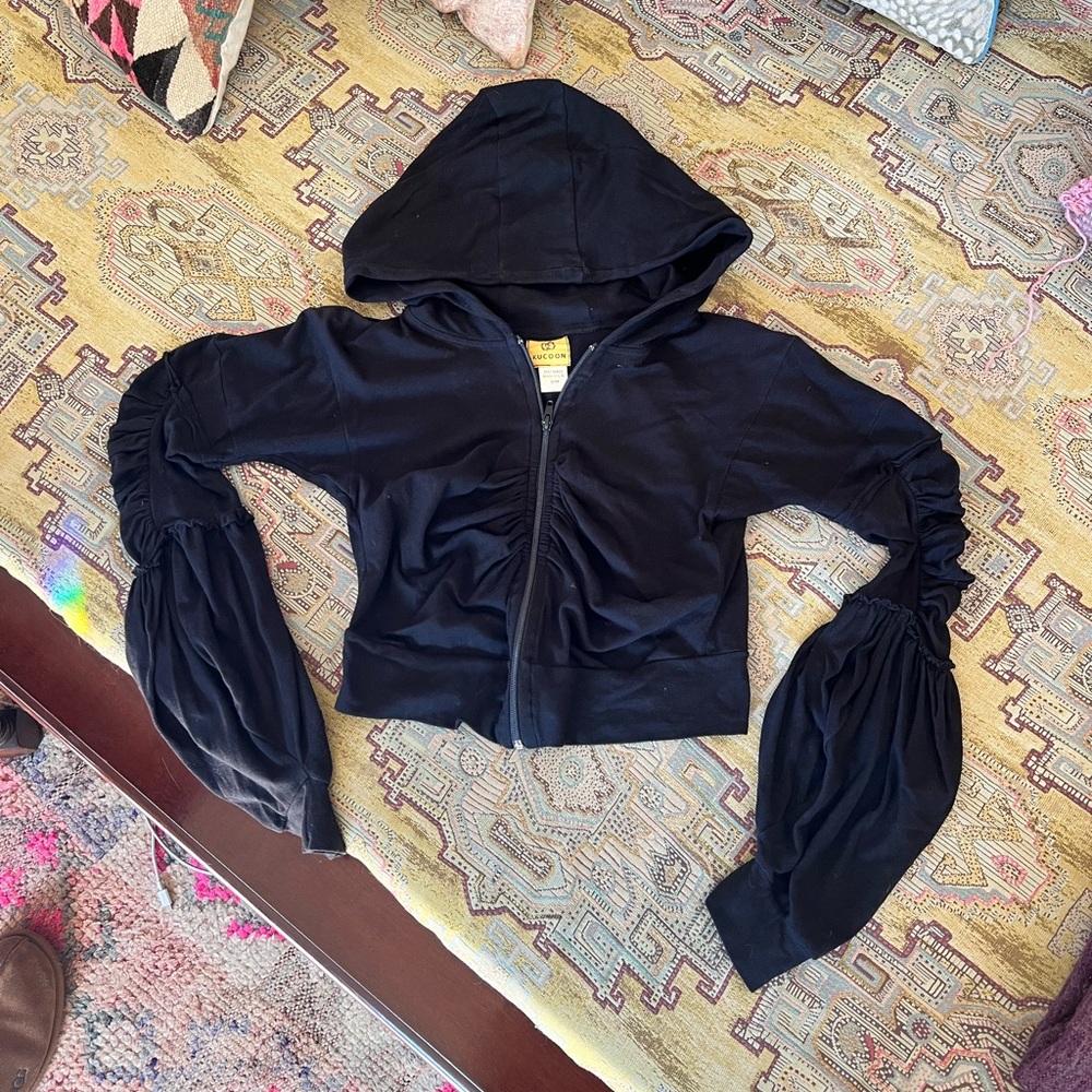 Kucoon Ruched Sleeve Crop Hoodie S/M